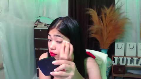 Snapshot of pinaycutie_sylvia chatting on October 30, 11:27 pm Via online show from October 30, 11:27 pm