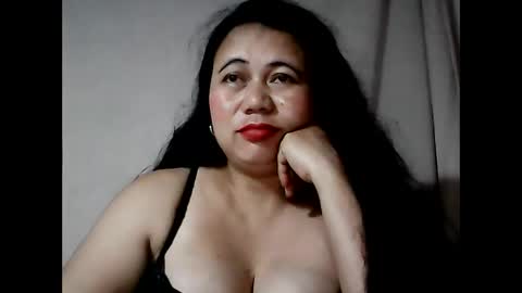 pinaymama12345 online show from February 26, 11:48 pm