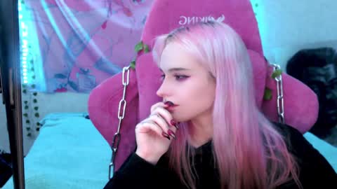 Nancy online show from December 16, 2:25 am