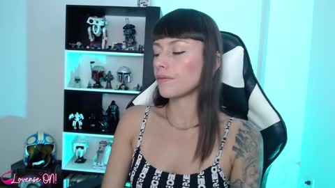 Snapshot of pinkcatlive chatting on January 18, 5:48 pm Emily online show from January 18, 5:48 pm