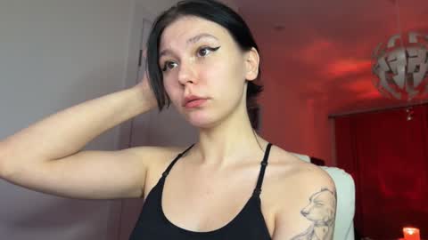 pinkdollylovv online show from February 2, 9:45 pm