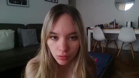 Pinkilola online show from December 11, 3:15 pm