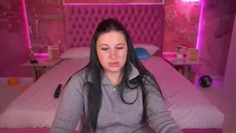 pixiehott online show from November 5, 7:03 pm