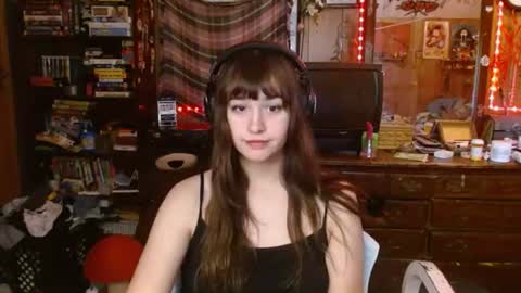 Izzy online show from October 16, 3:57 pm