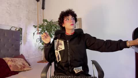 cris online show from January 5, 2:49 am