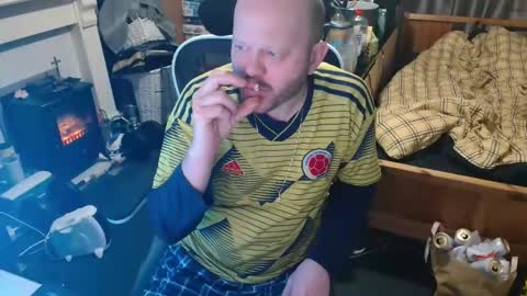 Snapshot of playboy_horny chatting on November 30, 3:32 am playboy_horny online show from November 30, 3:32 am