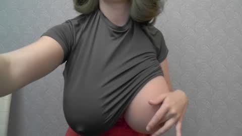 Snapshot of playful_goldie chatting on September 20, 4:41 pm Goldie online show from September 20, 4:41 pm