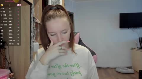 Snapshot of playful_mary chatting on September 11, 6:02 am Masha online show from September 11, 6:02 am