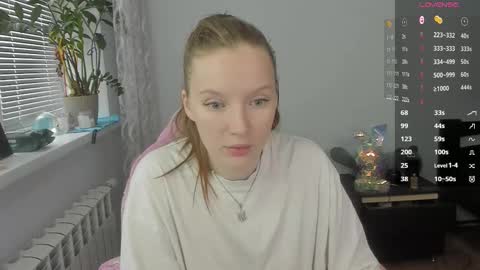 Snapshot of playful_mary chatting on November 20, 10:37 am Masha online show from November 20, 10:37 am