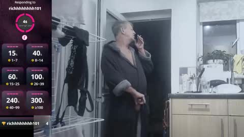 Play Me online show from October 18, 4:26 am