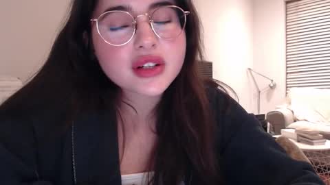 Snapshot of playnofuckinggames chatting on January 10, 10:04 pm Mary online show from January 10, 10:04 pm