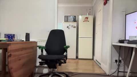 Snapshot of pleasure6887604 chatting on December 20, 2:46 pm MirIsk online show from December 20, 2:46 pm