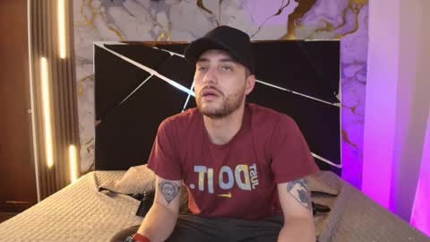 JUAN AND JULI online show from October 10, 10:20 pm