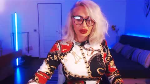 Victoria online show from December 11, 9:23 pm