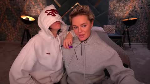 Ira brunette and Vika blonde online show from November 29, 7:11 am