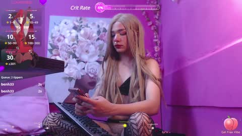 Snapshot of poison__luna chatting on December 7, 11:51 am Luna online show from December 7, 11:51 am