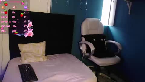 Snapshot of poison__luna chatting on January 28, 5:14 pm Luna online show from January 28, 5:14 pm