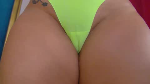 poison_milf_ online show from September 21, 4:36 am