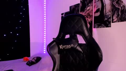 Willow                      Hours 12pm to 630pm Colombian time FRIDAY AND SUNDAY FREE DAYS online show from December 3, 9:34 pm