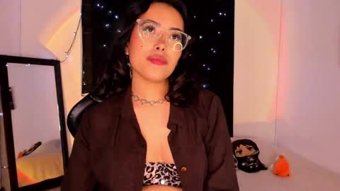 Willow                      Hours 12pm to 630pm Colombian time FRIDAY AND SUNDAY FREE DAYS online show from January 23, 8:45 pm