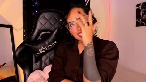 Willow                      Hours 12pm to 630pm Colombian time FRIDAY AND SUNDAY FREE DAYS online show from January 28, 8:36 pm