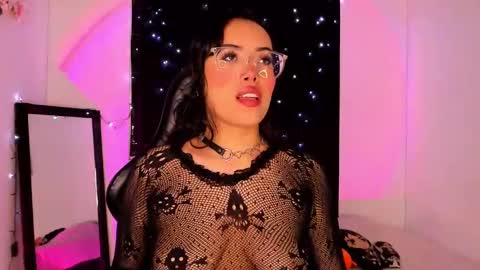 Willow                      Hours 12pm to 630pm Colombian time FRIDAY AND SUNDAY FREE DAYS online show from January 30, 5:39 pm