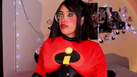 Willow                      Hours 12pm to 630pm Colombian time FRIDAY AND SUNDAY FREE DAYS online show from October 30, 5:35 pm