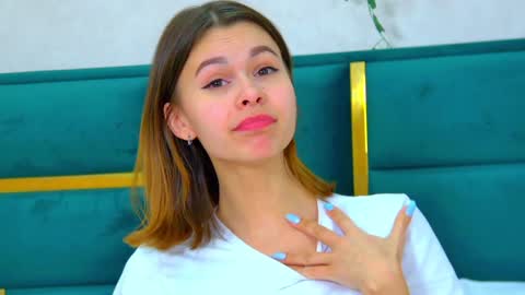 Polly online show from January 13, 9:31 pm