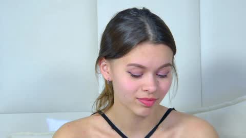 Polly online show from February 3, 4:57 am