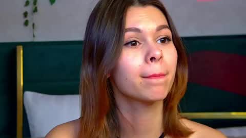 Polly online show from February 10, 12:30 am