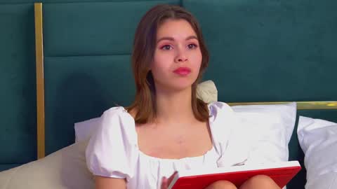 Polly online show from February 25, 1:41 am