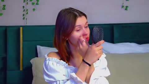 Polly online show from March 1, 6:32 pm