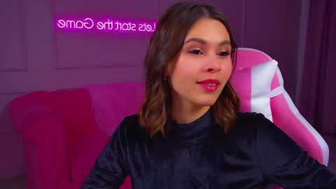 Polly online show from September 17, 8:32 pm