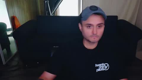 poo_c_licker213 online show from October 13, 3:01 pm