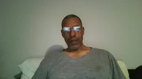 Snapshot of poolguy2496 chatting on November 2, 5:10 am poolguy2496 online show from November 2, 5:10 am