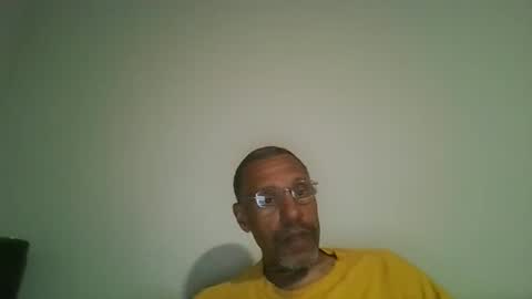 Snapshot of poolguy2496 chatting on November 14, 5:39 am poolguy2496 online show from November 14, 5:39 am