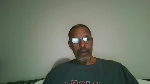 Snapshot of poolguy2496 chatting on November 17, 1:44 am poolguy2496 online show from November 17, 1:44 am