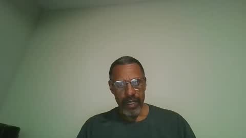 Snapshot of poolguy2496 chatting on November 24, 2:44 am poolguy2496 online show from November 24, 2:44 am