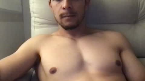 Snapshot of poormanbr chatting on November 18, 1:33 am poormanbr online show from November 18, 1:33 am