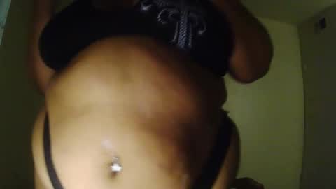 Snapshot of poppyprincess261371 chatting on December 15, 7:01 am poppyprincess261371 online show from December 15, 7:01 am