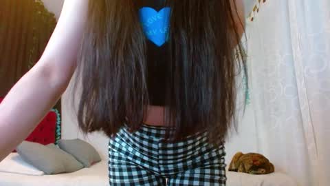 Snapshot of porcelainlux chatting on March 1, 4:15 am porcelainlux online show from March 1, 4:15 am