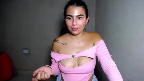 Snapshot of porn_sexy chatting on December 19, 6:34 am NICKKYMARTIN online show from December 19, 6:34 am