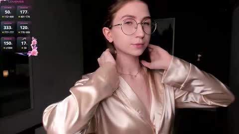 Snapshot of portia_bubbles chatting on November 18, 7:07 pm Elizabeth online show from November 18, 7:07 pm