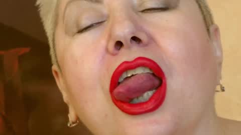 LADY POSH online show from January 4, 3:50 am