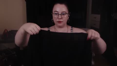 PoshMistres    online show from December 8, 5:55 pm