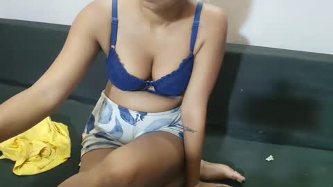 Snapshot of poulomi_das chatting on October 5, 4:33 am poulomi online show from October 5, 4:33 am