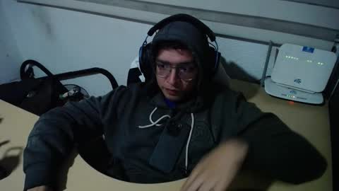 powerfulzeus2 online show from November 15, 3:04 am