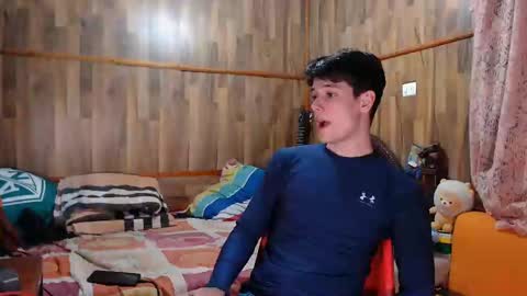 Snapshot of powertwinky chatting on January 31, 5:19 am chris independent online show from January 31, 5:19 am