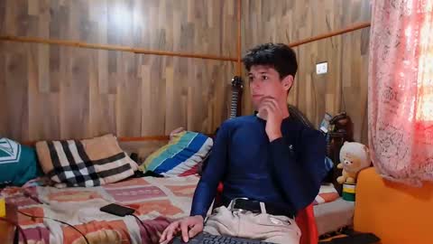 Snapshot of powertwinky chatting on February 1, 8:47 pm chris independent online show from February 1, 8:47 pm