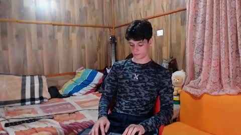 Snapshot of powertwinky chatting on February 3, 2:58 am chris independent online show from February 3, 2:58 am